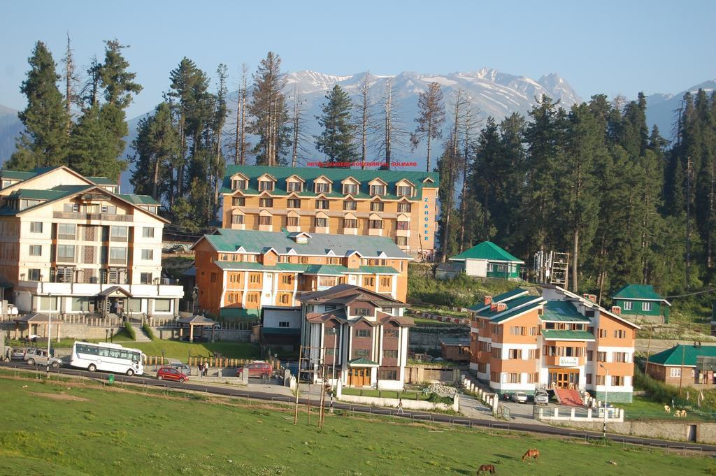 Hotel Zahgeer Continental Gulmarg Exterior photo